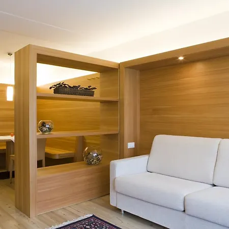La Aparthotel 3*