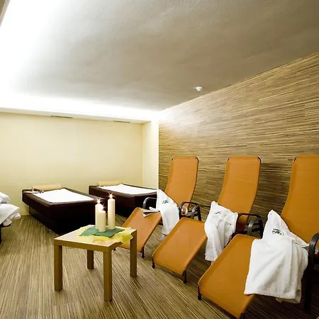 La Aparthotel 3*