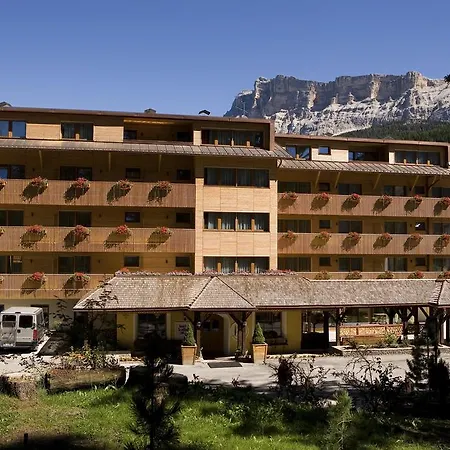 La Aparthotel 3*
