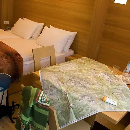 La Aparthotel 3*