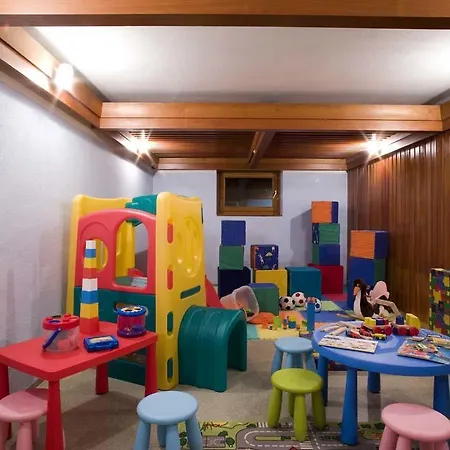 La Aparthotel 3*